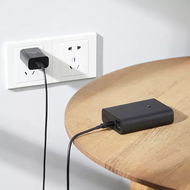 Prijenosna baterija XIAOMI Mi Power Bank 3 Ultra Compact, 10000mAh, 2xUSB-A, 1xU