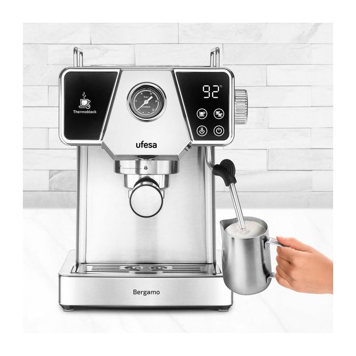 Aparat za espresso UFESA Bergamo za mljevenu kavu, 20 bara, s manometrom, Thermoblock grijanjem i pjenilom mlijeka